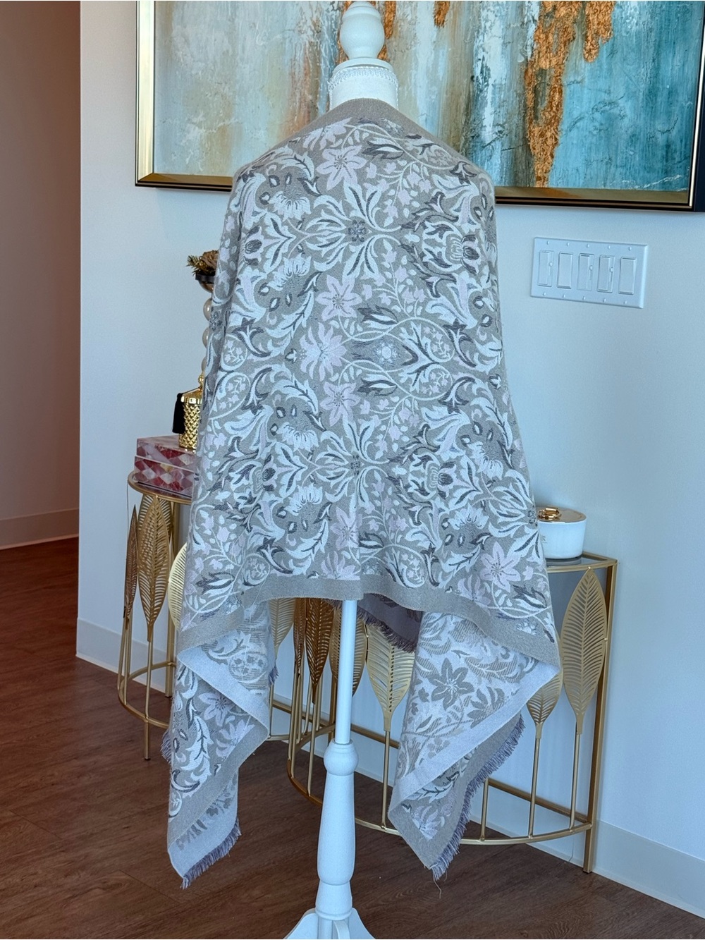 Two oversized winter scarves - Picture 4 of 6